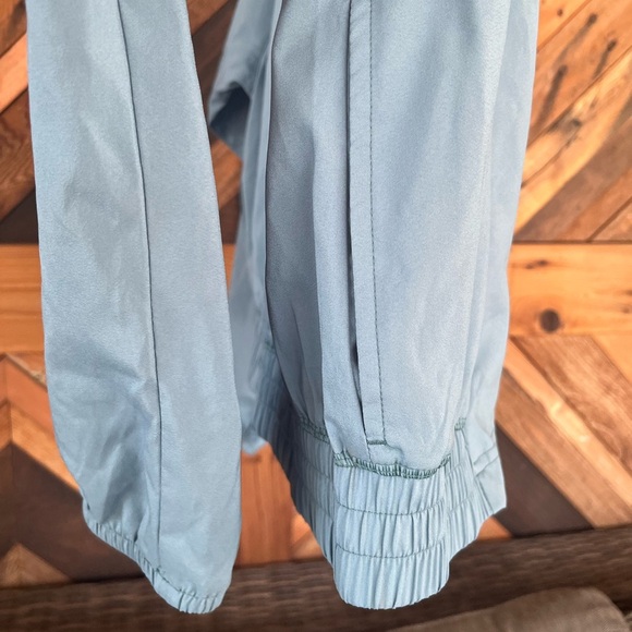 Women’s Puma Fit Crop Zip Jacket Size Small - Picture 12 of 12